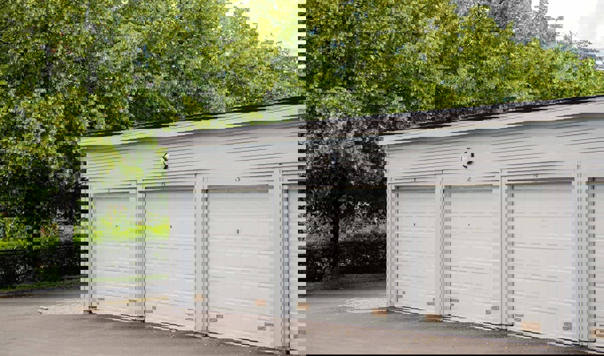 En felles garasjeseksjon